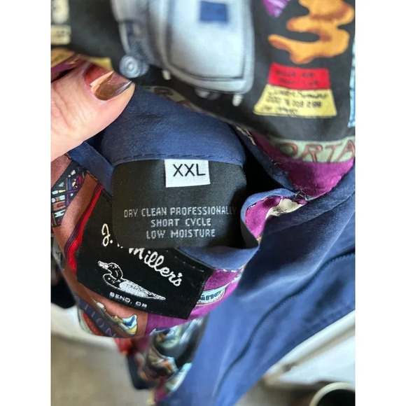 Travel in Style: Bomber Jacket with Adventure-Ready Lining! - Picture 4 of 5